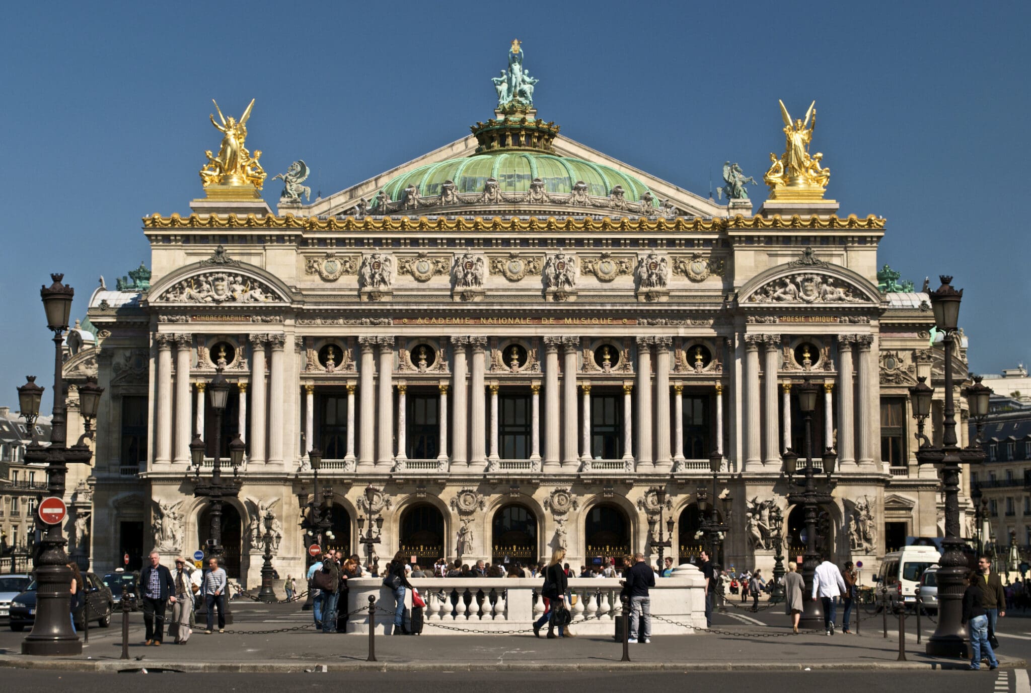 Paris_Opera_full_frontal_architecture_May_2009.jpg